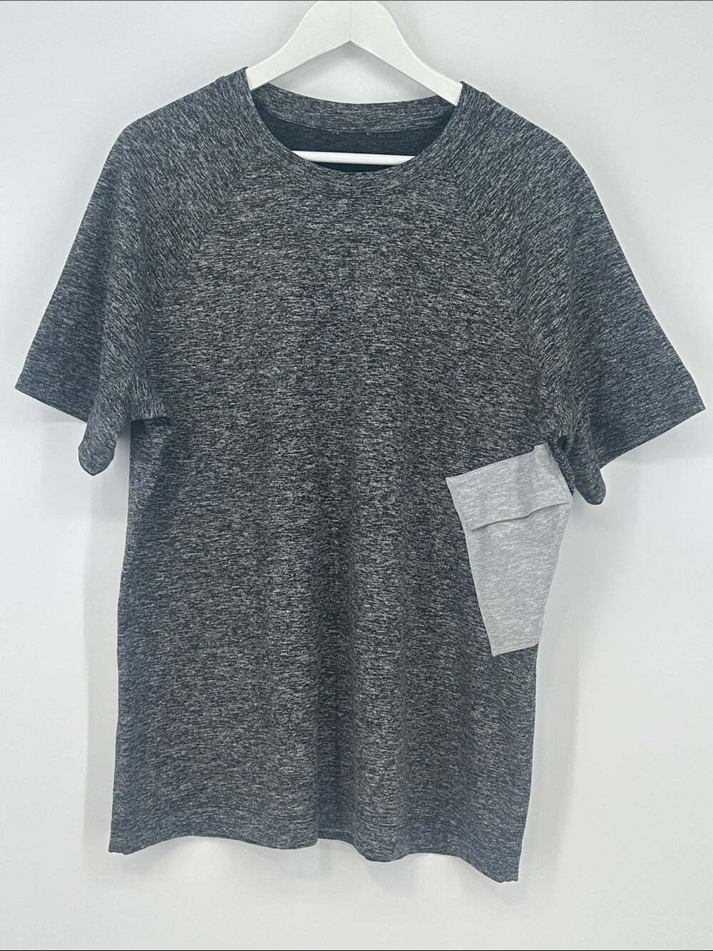 Kit and Ace Men's Heather Grey Side Storage Short Sleeve Tee - Size Large
